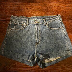 Women's Levi Strauss Cuffed Blue Denim Shorts Size 32-MINT Condition!